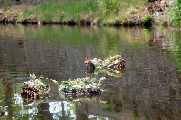 vaisseaux land art lelacher de vaisseaux réalisés par les enfants