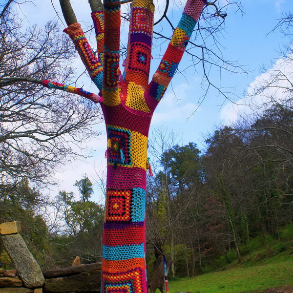 tricollo yarn bombing par Stéphy